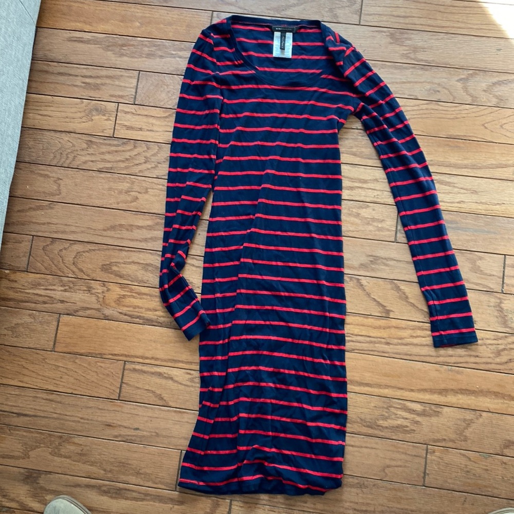 Excellent condition bcbg maxazria dress size small.